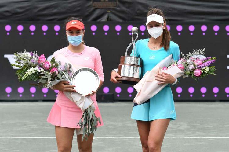 官方：切尔西荣获欧战赛事全满贯特别纪念奖项