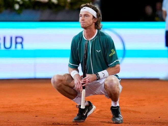 居勒尔的表 居勒尔的表